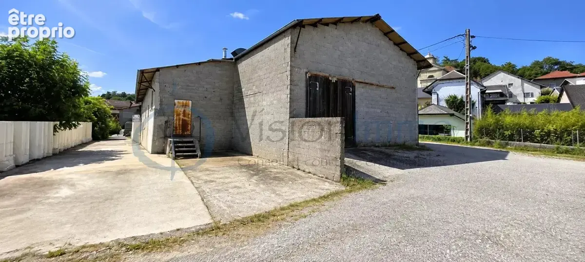 Clermont — Bâtiment atelier indépendant à fort potentiel sur 1 417 m² de terrain - photo 3
