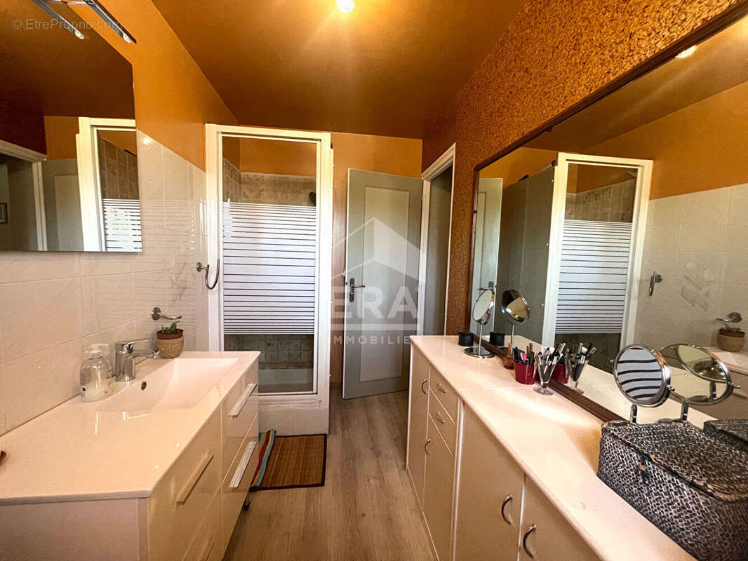 Maison à PERNES-LES-FONTAINES