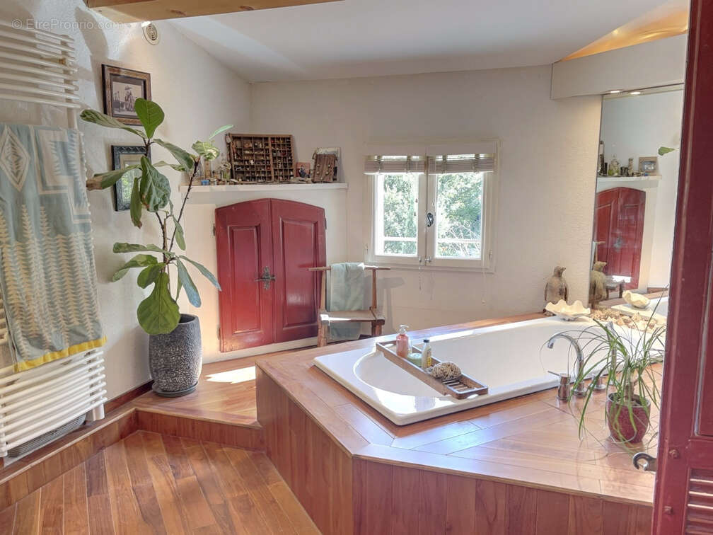 Maison à LA GARDE-FREINET