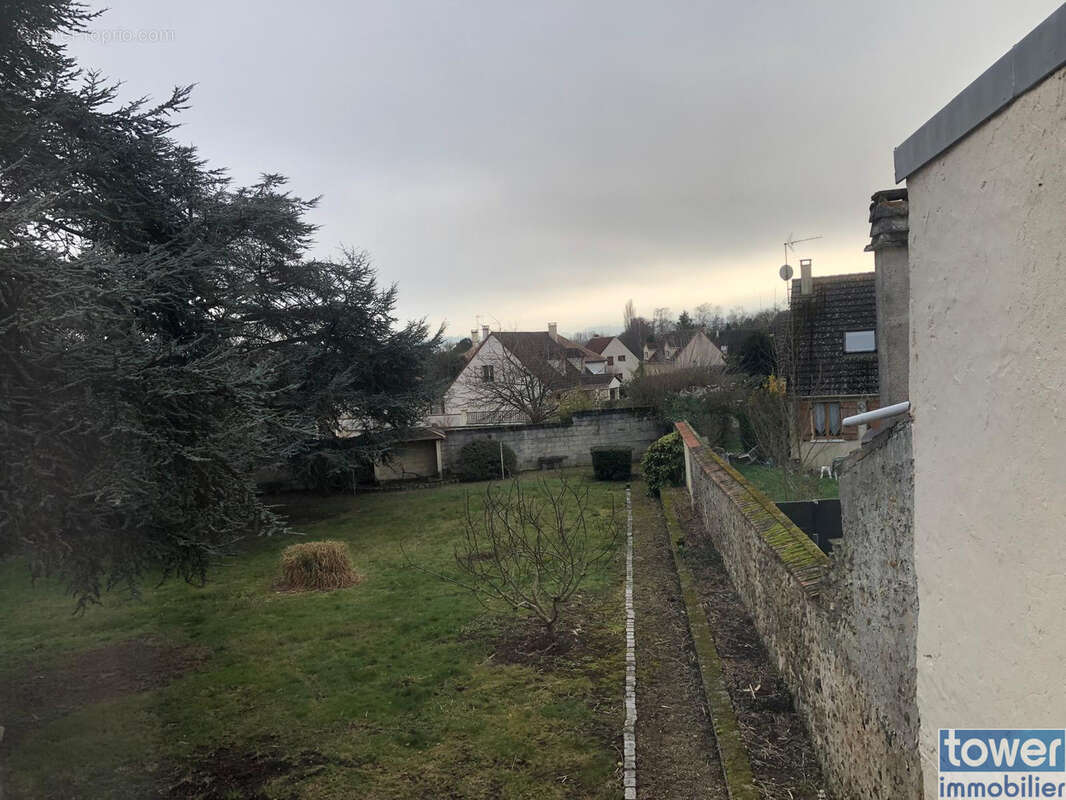 Maison à POINCY