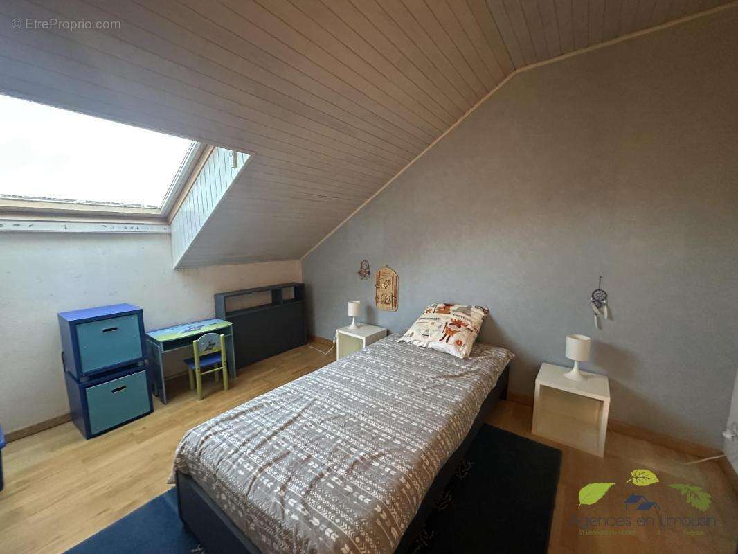 Maison à PEYRAT-LE-CHATEAU