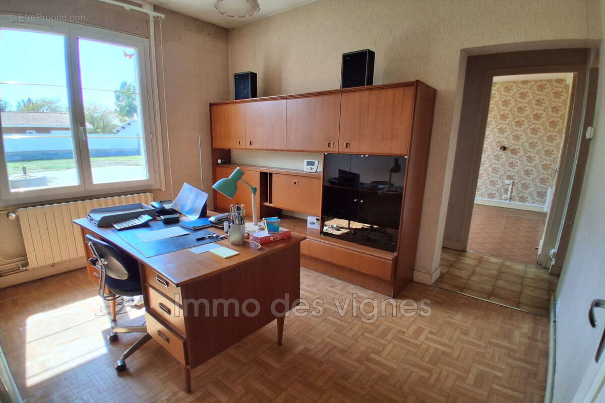 Maison 92 m² à Ambares-Et-Lagrave  - photo 7