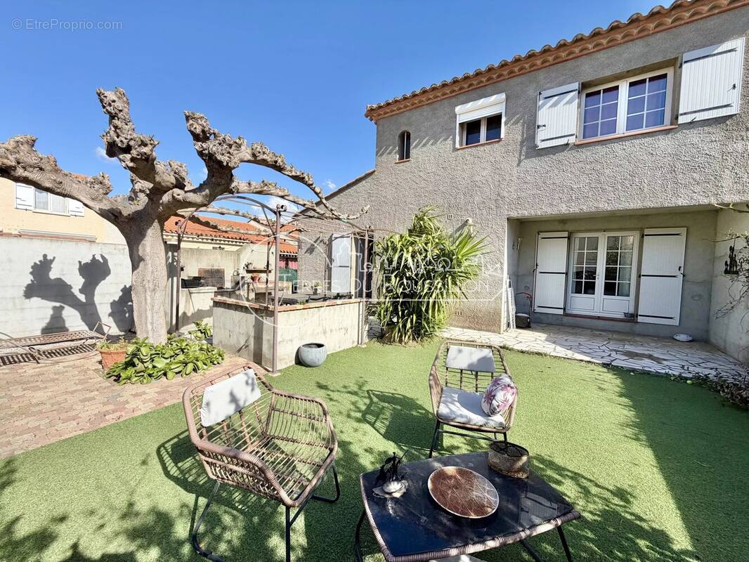 Maison à SAINT-ESTEVE