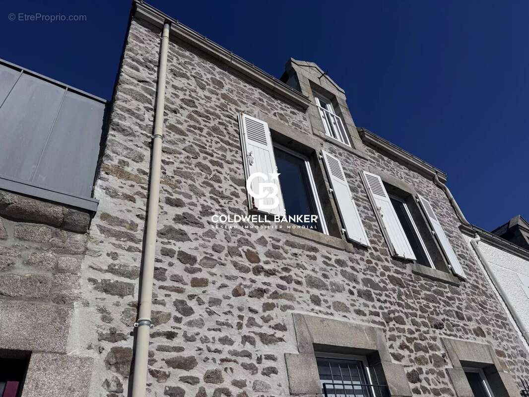 Maison à LA TURBALLE