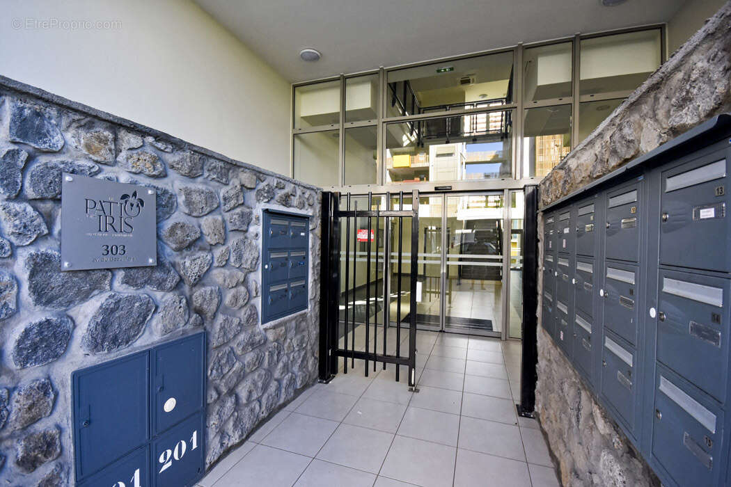 Commerce à SAINTE-MARIE