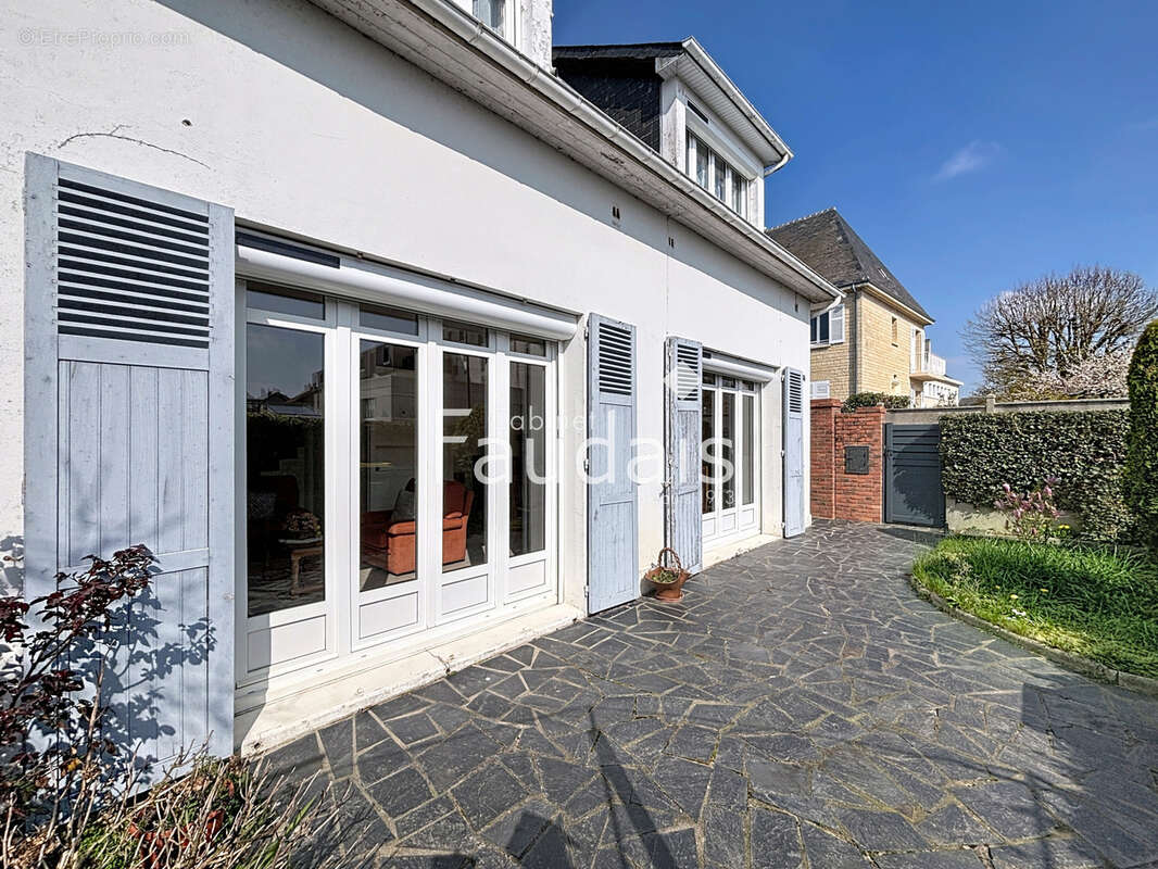 Maison à VILLERS-BOCAGE