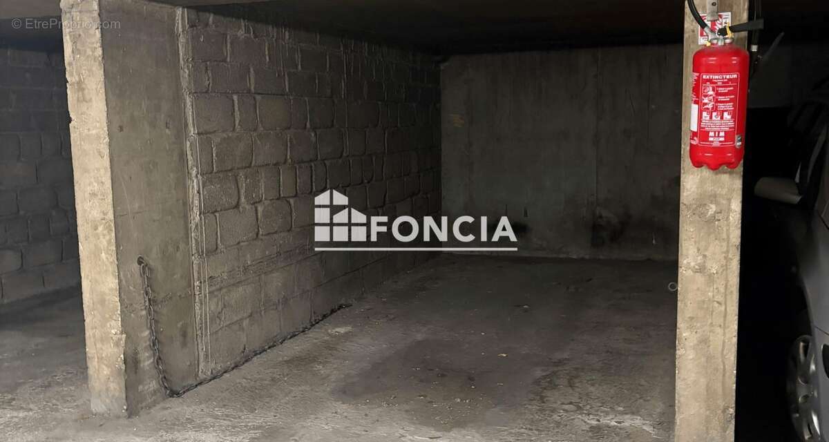 Parking à PARIS-14E