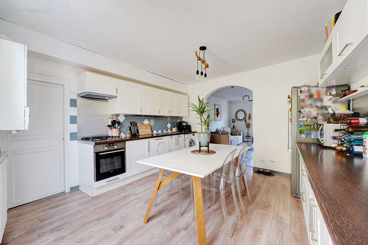 Appartement à LE PERREUX-SUR-MARNE