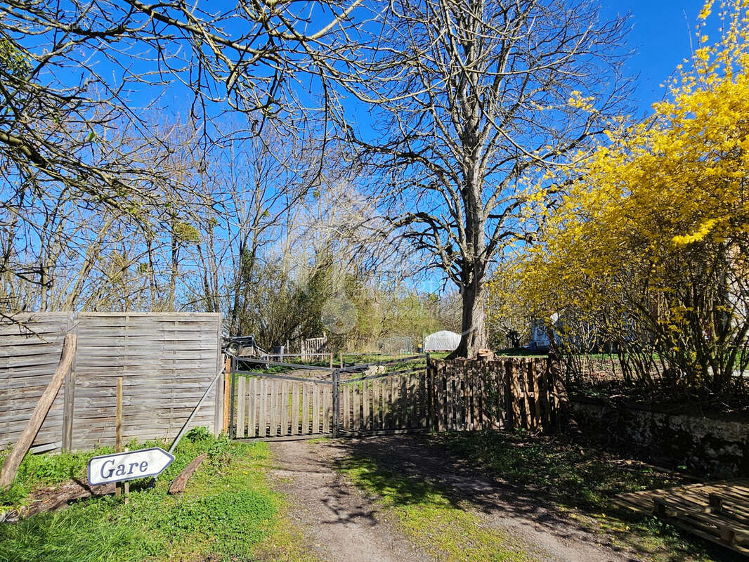Maison à CHAVROCHES