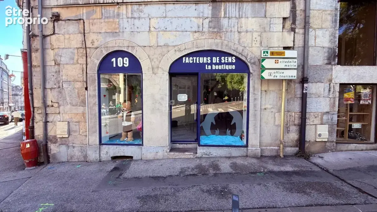 Local commercial Besançon 54 m2 - photo 1