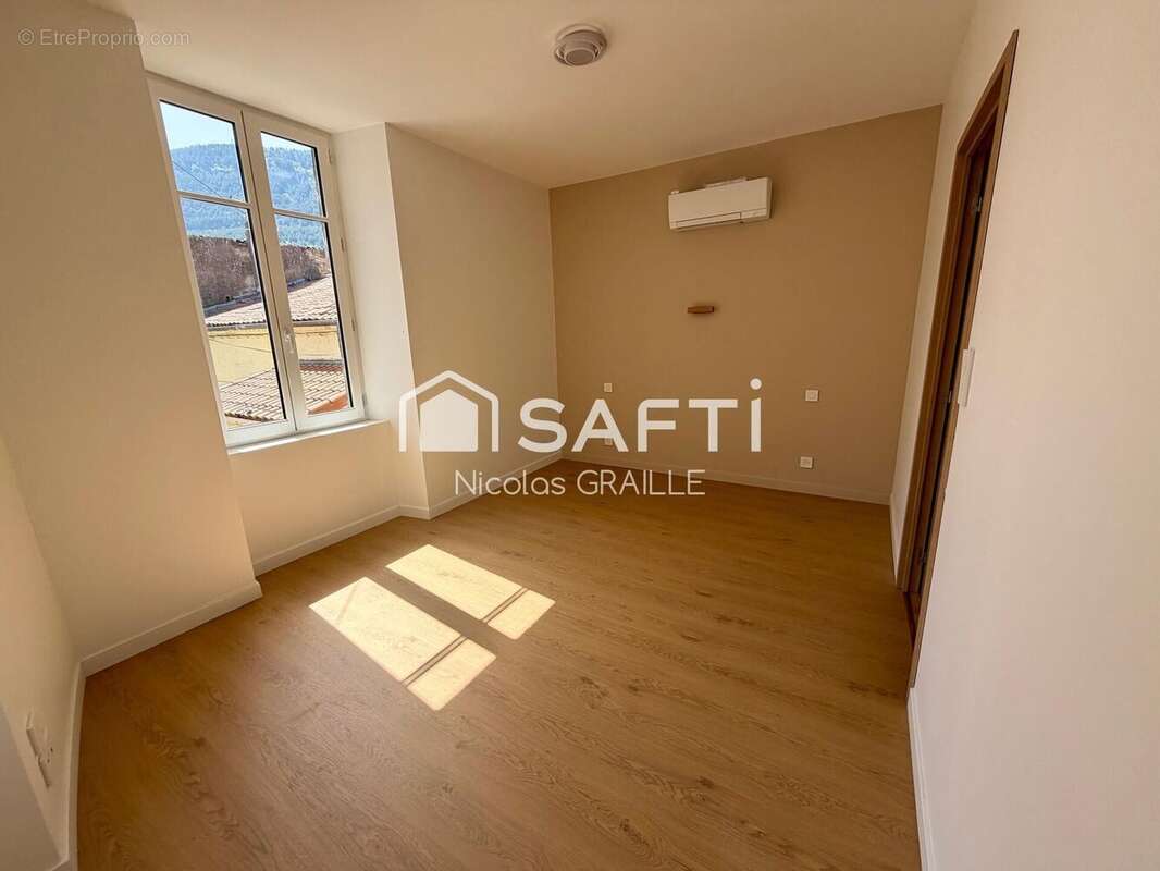 Appartement 78 m² à Millau  - photo 6