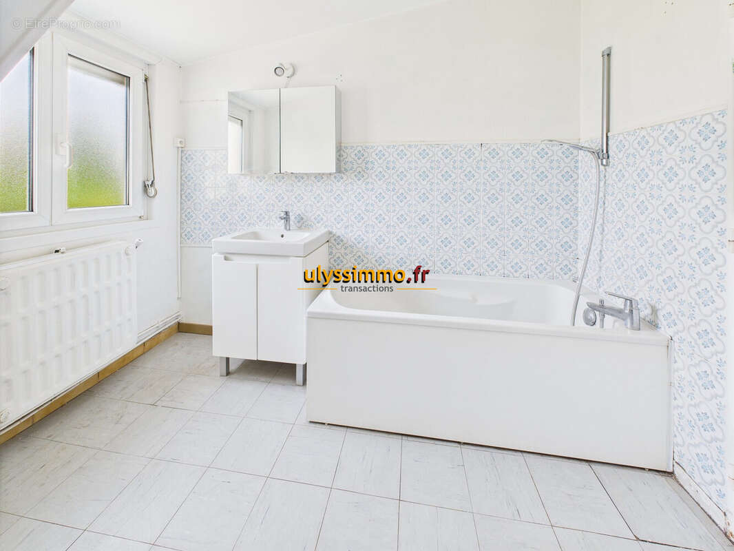 Maison à MEHARICOURT