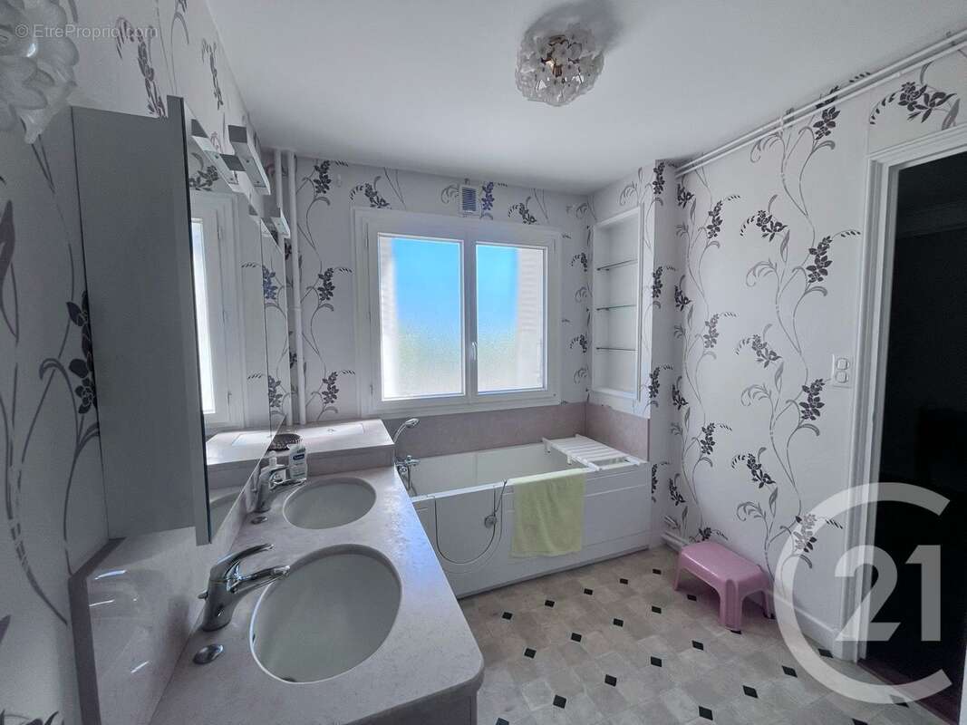 Appartement à AURILLAC