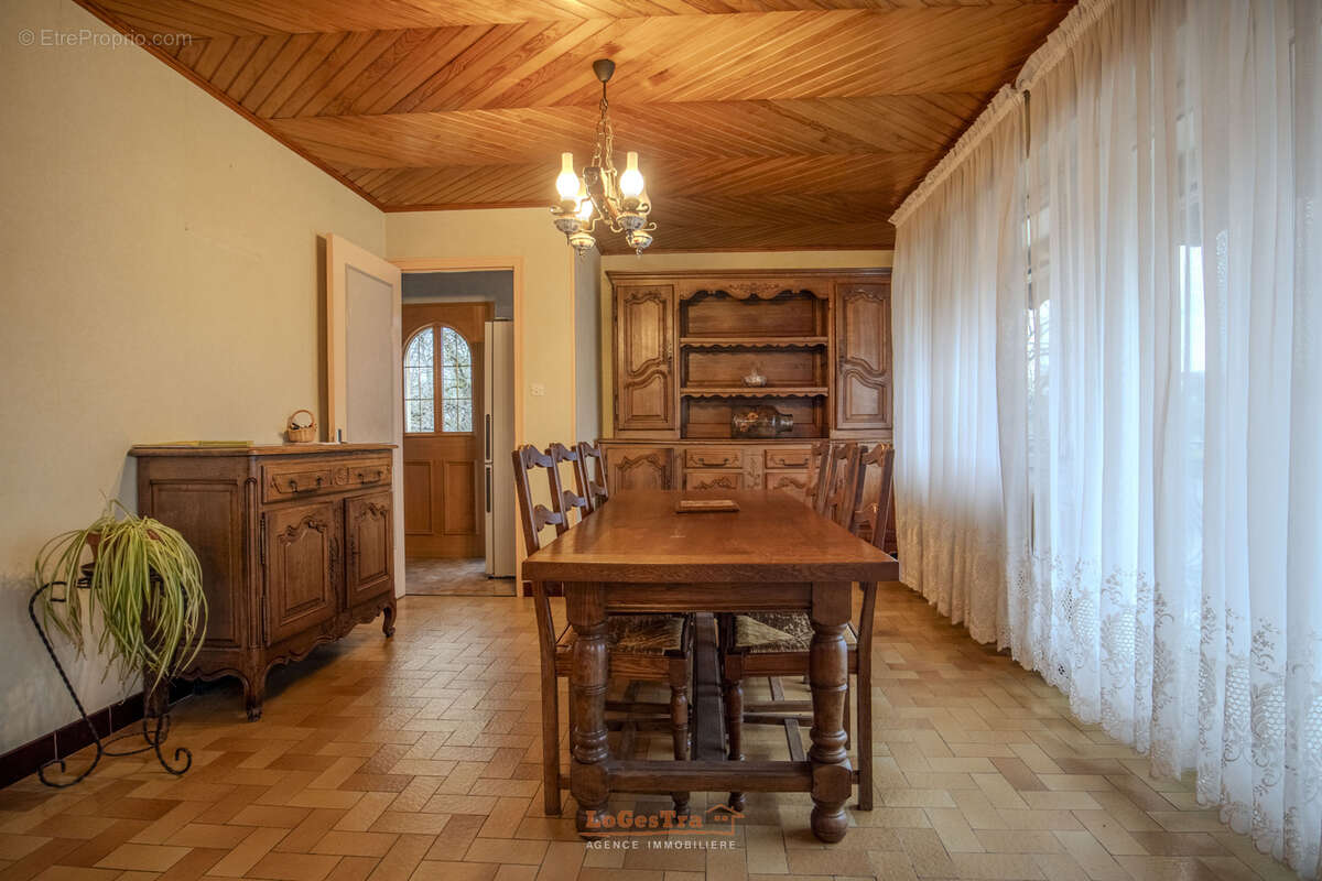 Maison à CONTREXEVILLE