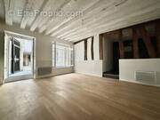 Commerce à PARIS-6E