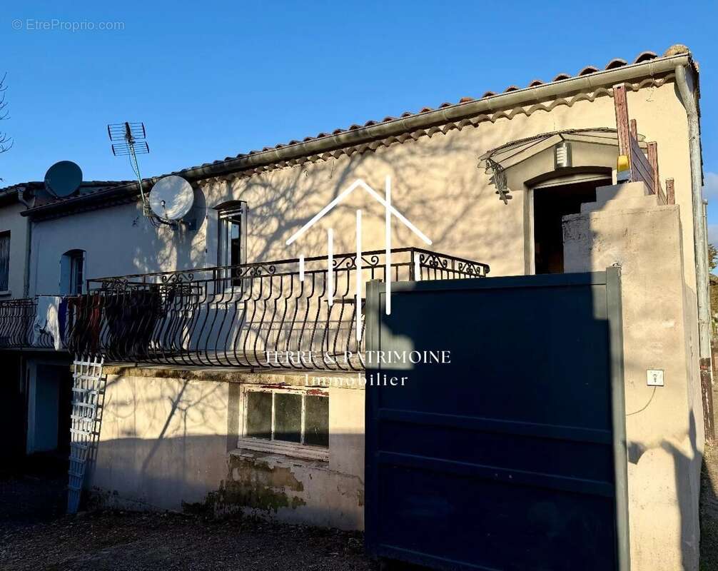 Maison à SAINT-JEAN-DE-MARUEJOLS-ET-AVEJAN