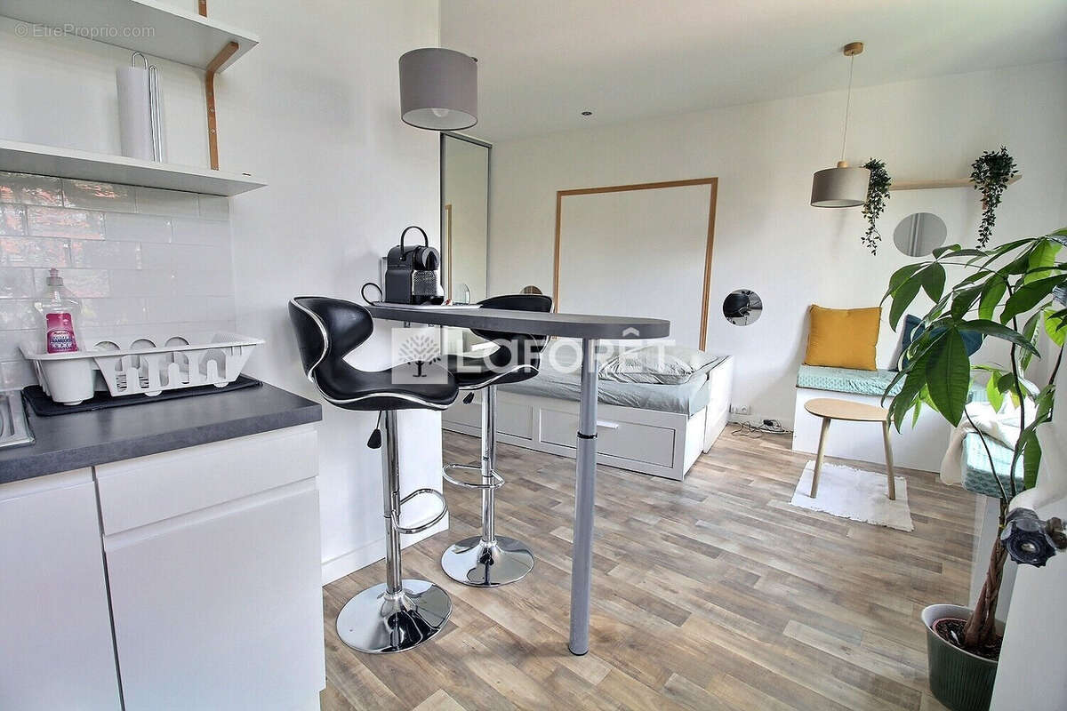 Appartement à COURBEVOIE