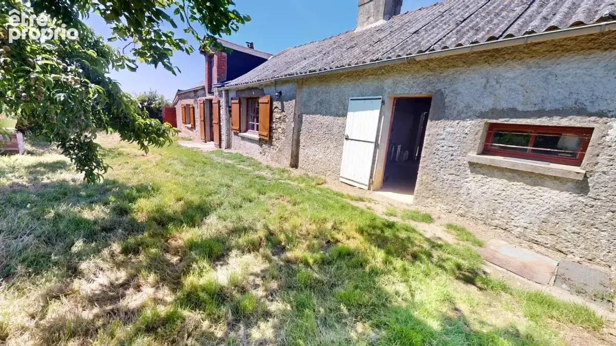 Maison en pierre avec jardin et dépendances - photo 4