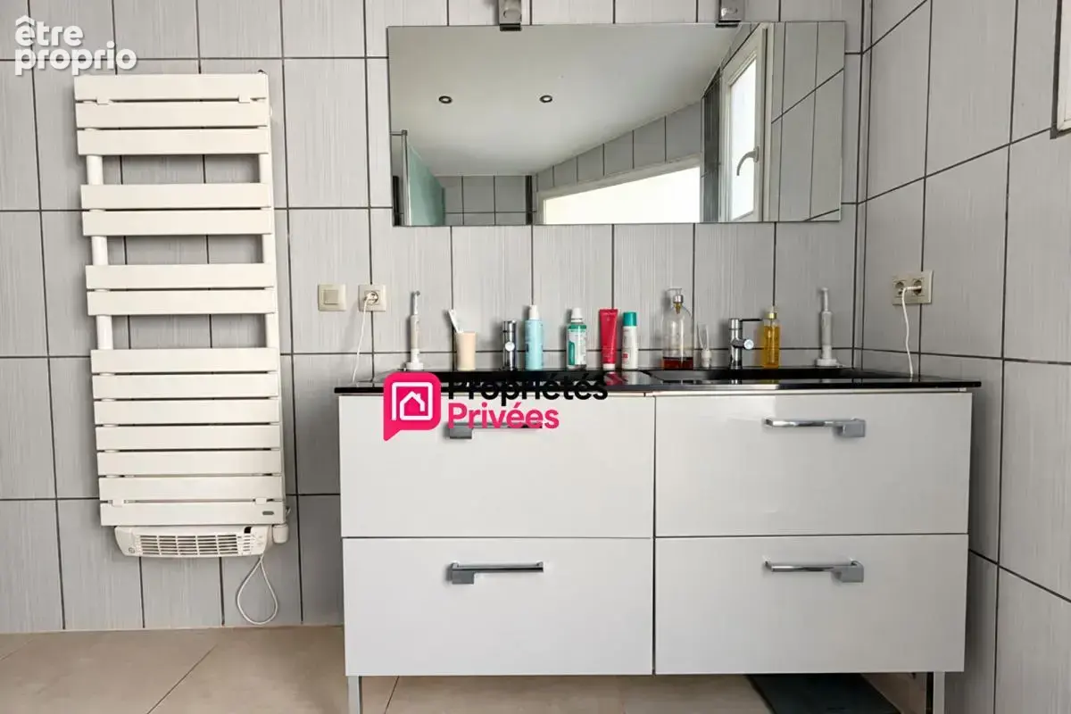 Plain-pied T6 de 123 m² à vendre avec piscine sans vis-à-vis CHÂTEAUGAY 63119 - photo 14