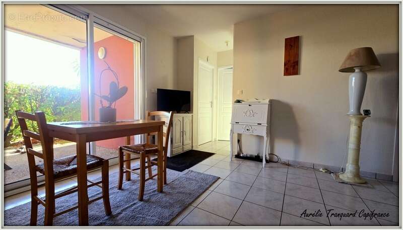 Appartement à vendre 3 pièces SAINT JEAN D'ANGELY (17) au rez-de-chaussée, 1 place de parking + accès piscine - photo 8