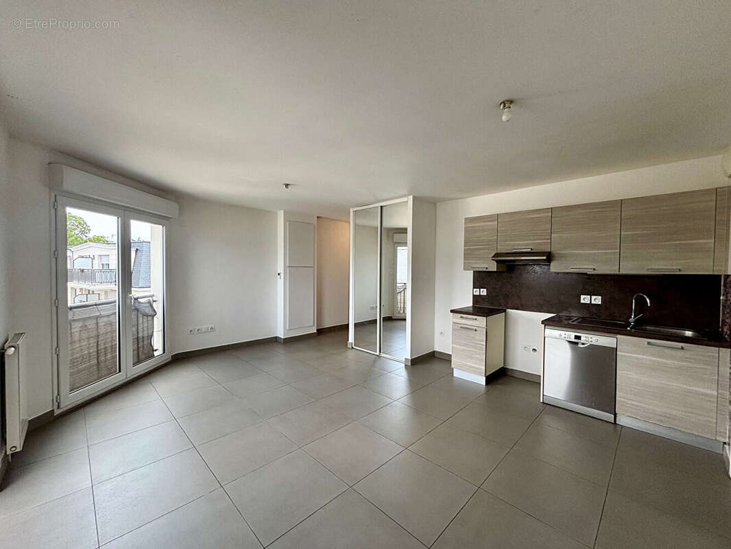 Appartement à SAINTE-GENEVIEVE-DES-BOIS