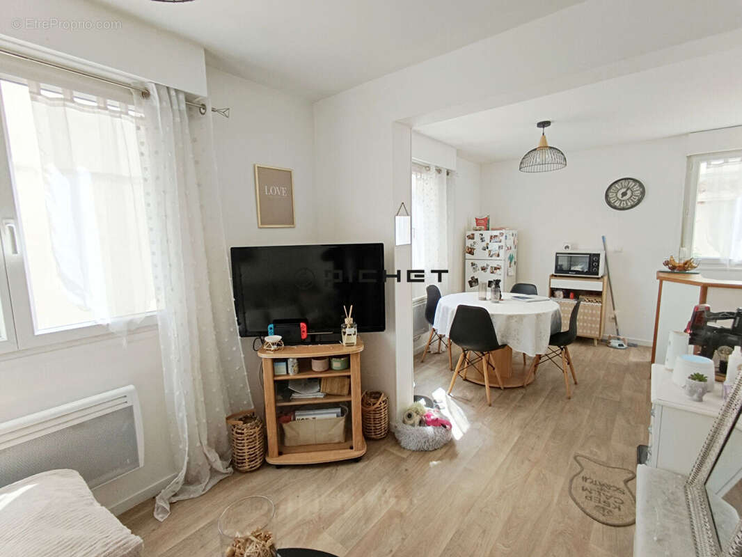 Appartement à SAINT-YRIEIX-SUR-CHARENTE