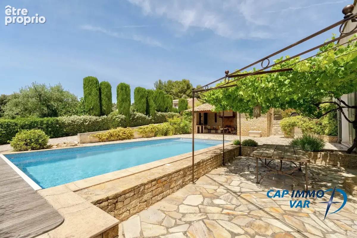 Maison 6 pièces 206 m² à vendre à La Cadiere-D'azur (83740) - photo 2