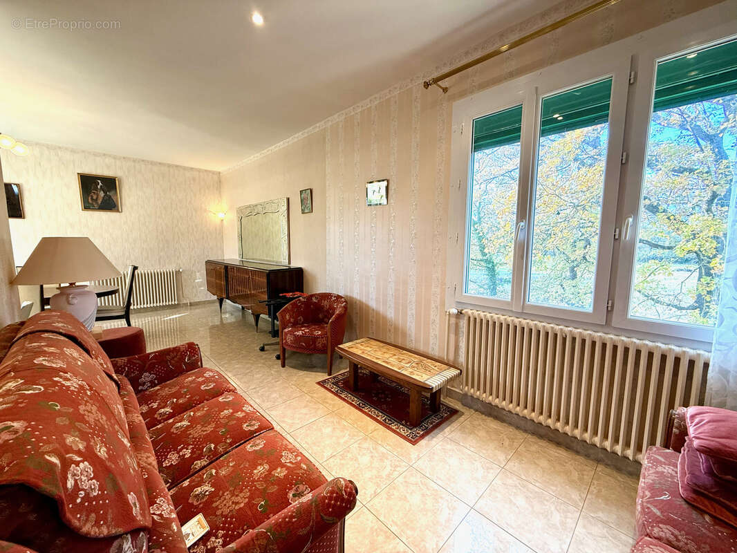 Maison à SUZE-LA-ROUSSE