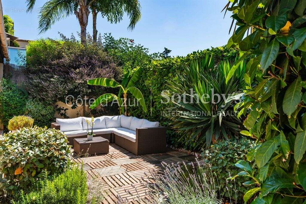 Nice Gairaut, maison de 6 pièces avec jardin, piscine, vue mer et domaine privé - photo 9