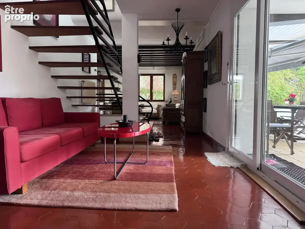 Maison contemporaine avec piscine dans un écrin de verdure - photo 14