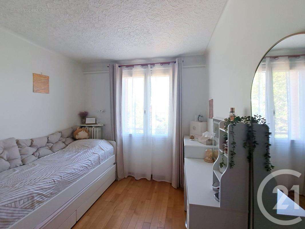 Appartement 68 m² à Creteil  - photo 4