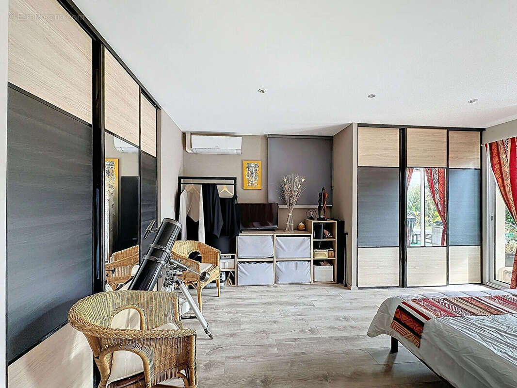 Maison à VILLECOMTAL-SUR-ARROS