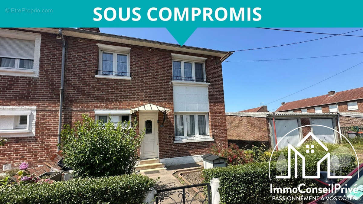 Maison à COURRIERES