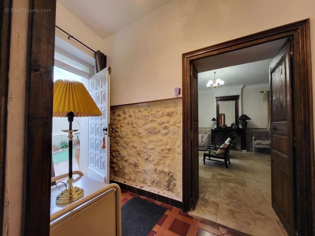 Maison de caractère à fort potentiel pour activité de gîte avec 5 chambres en-suite. - photo 16