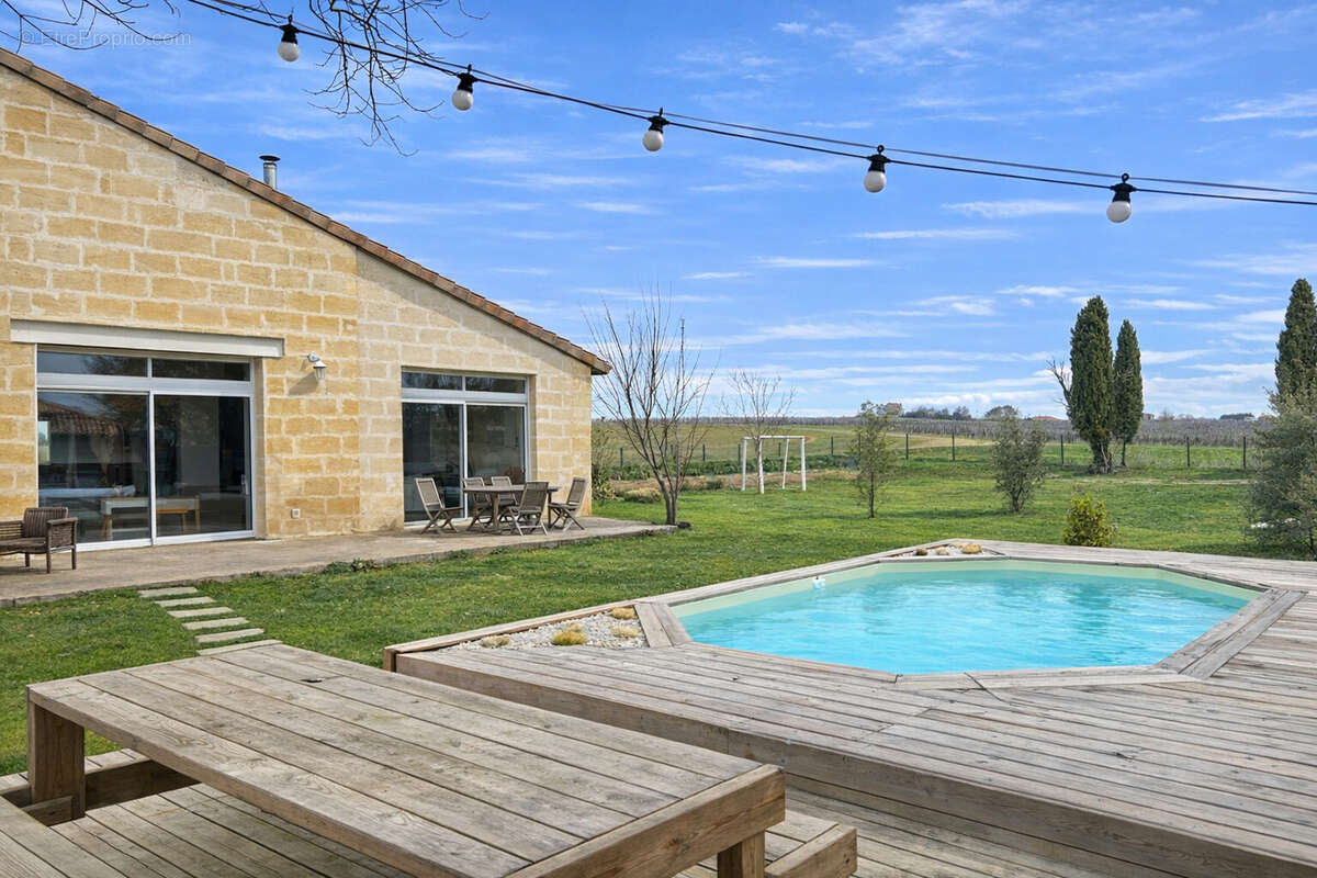 Maison à SAINT-EMILION