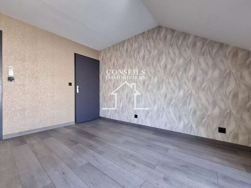 Appartement à VILLENEUVE-SUR-YONNE