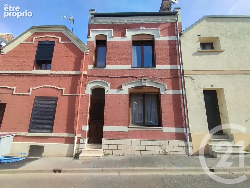 Maison à SAINT-QUENTIN