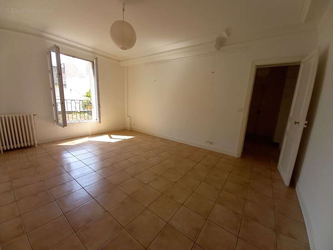 Appartement à PARIS-20E