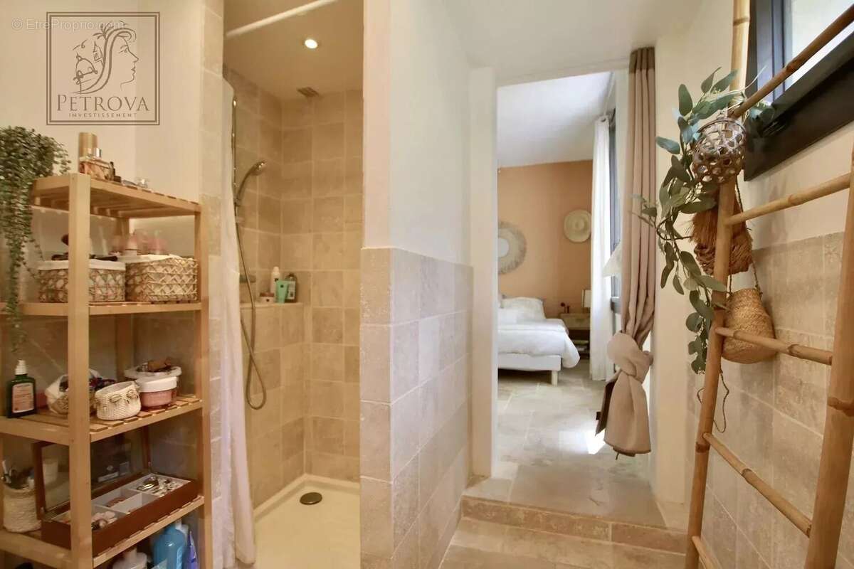 Maison à TOURRETTES-SUR-LOUP