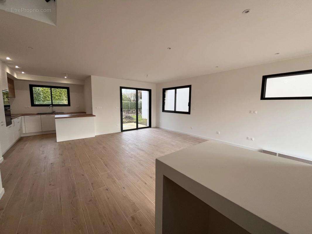 Maison à VERN-SUR-SEICHE