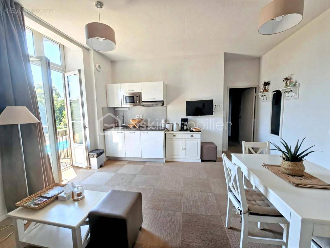 Superbe t2 meuble - piscine - deux balcons - place de parking - photo 3