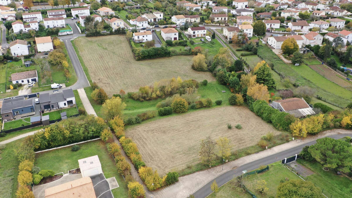 Terrain à SAINTES