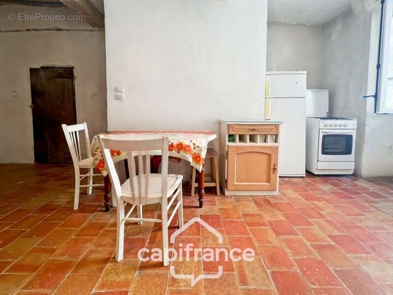 Maison à CAMPS-LA-SOURCE