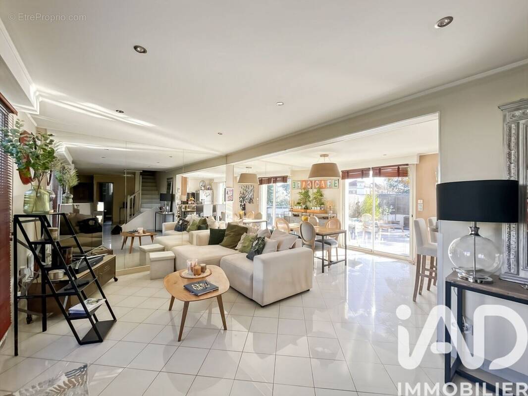 Photo 1 - Maison à MONTFERMEIL