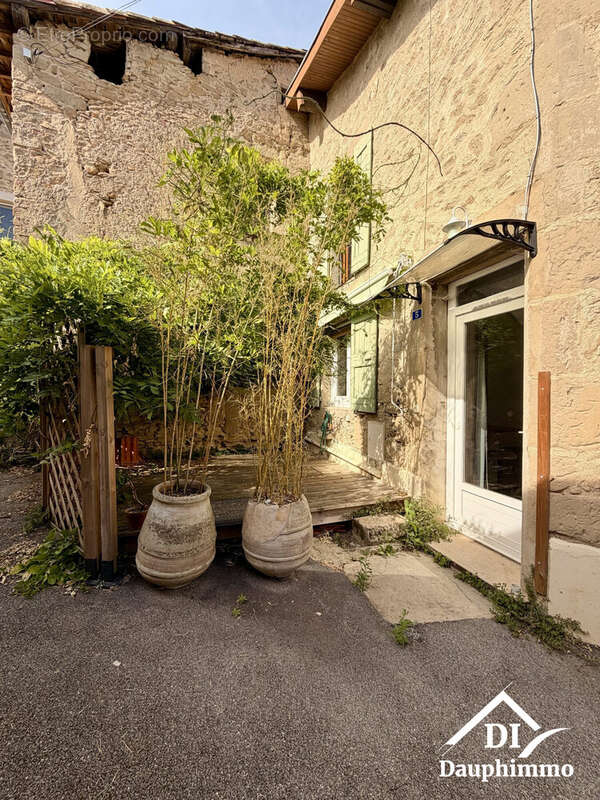 Maison à SAINT-DONAT-SUR-L'HERBASSE