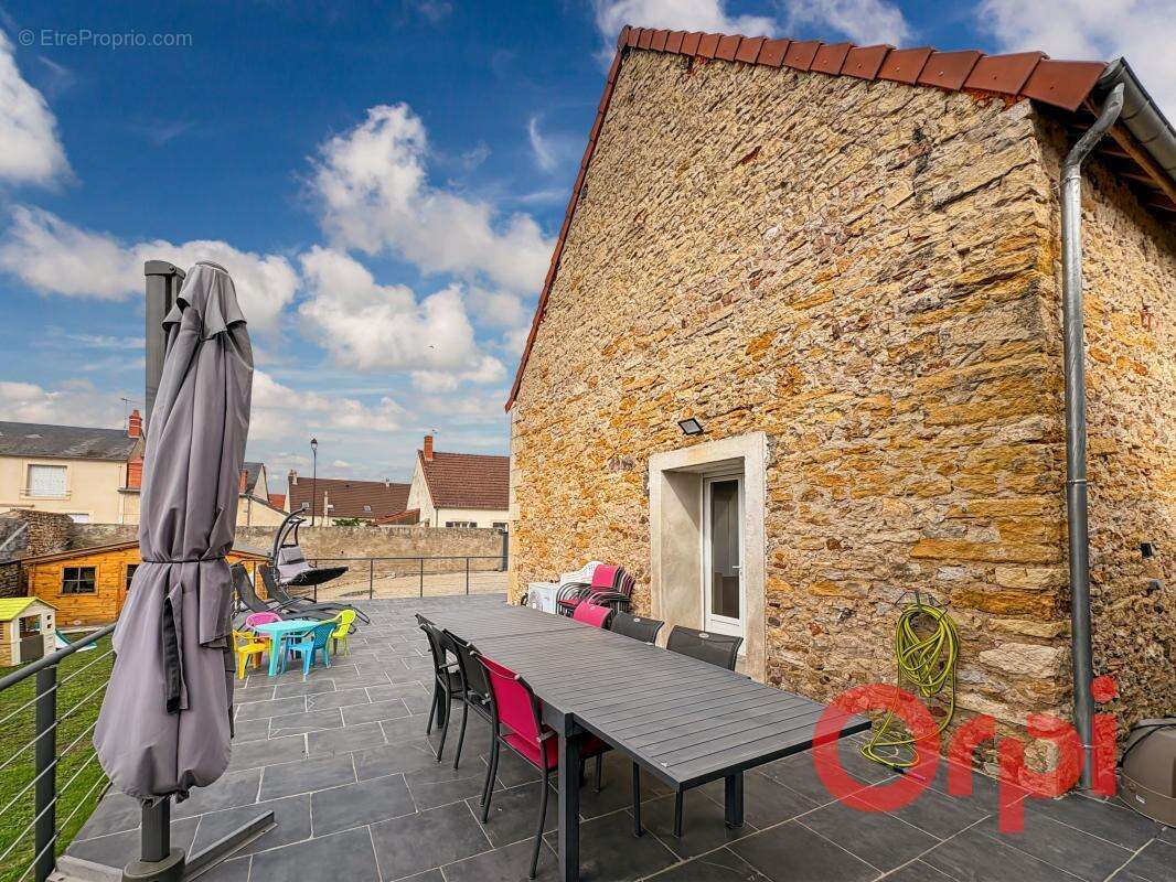 Maison à SAINT-AMAND-MONTROND