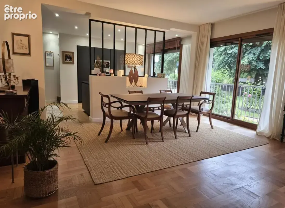 Vaucresson-5 pces 125m²-3 chb-cave-parking- sans vis a vis-gare a pied - photo 2