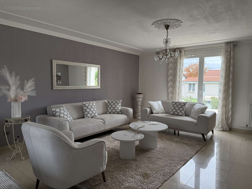 Maison à PONT-DU-CHATEAU