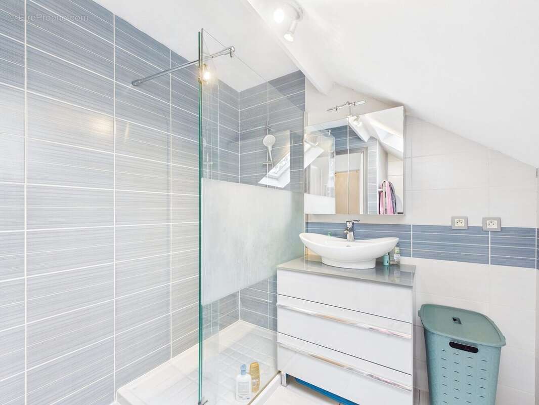 Maison à SAINTE-SAVINE