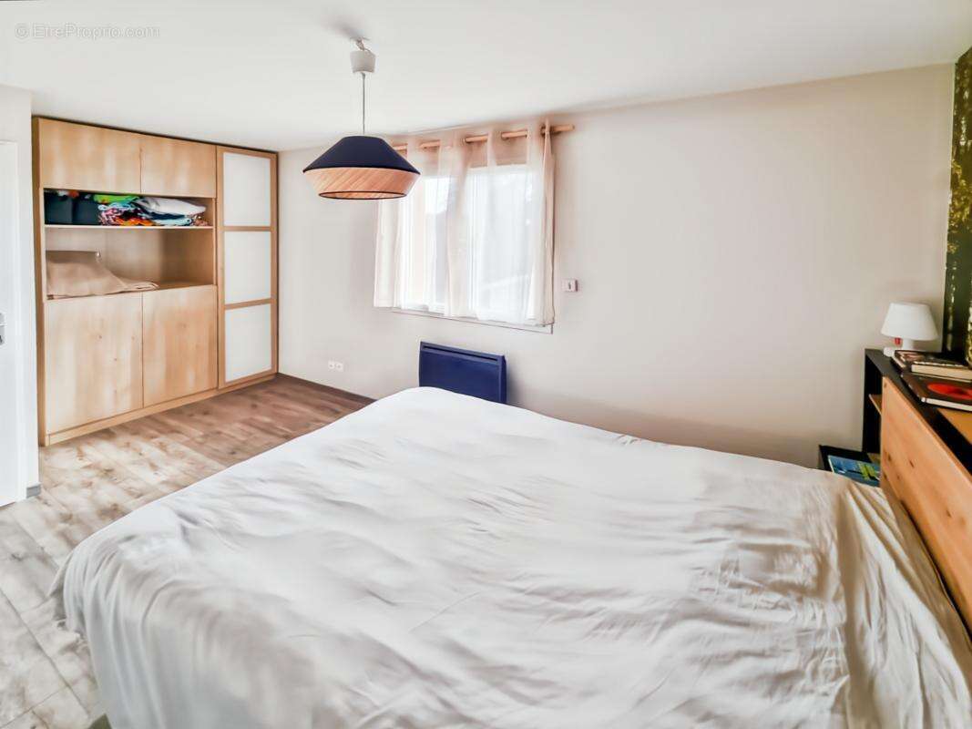 Maison à LA CHAPELLE-DU-CHATELARD